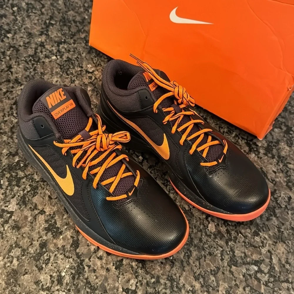 Nike overplay VIII NIB 9